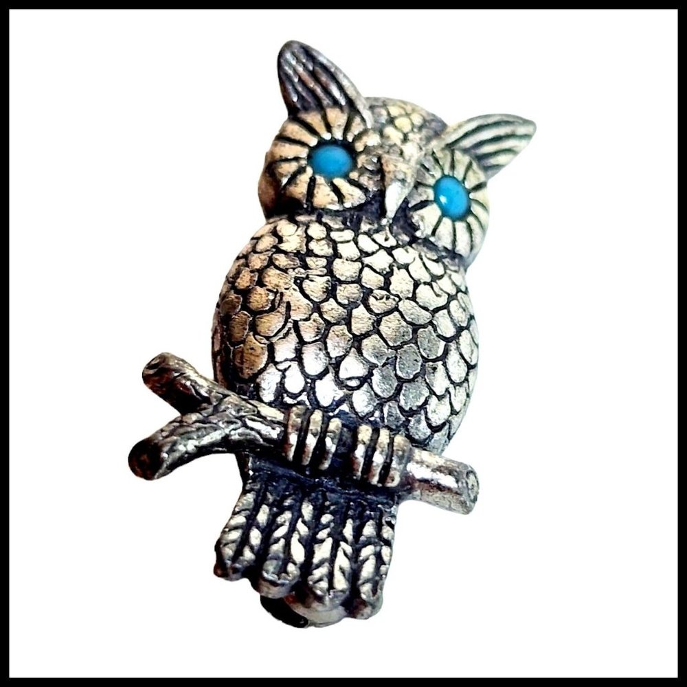 Vintage Wise Owl Blue Eyes Silver Tone Brooch Pin